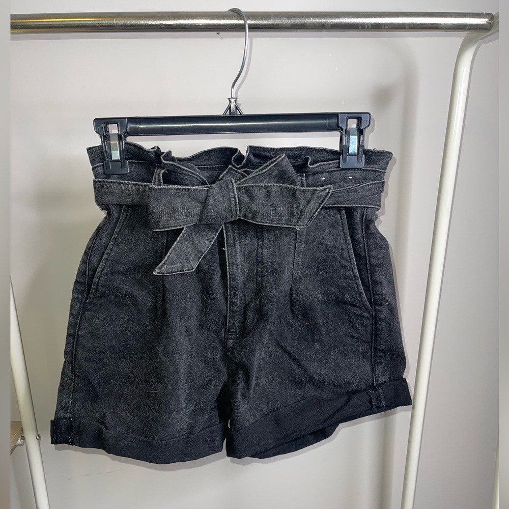 Express Size 2 Faded Black Denim Shorts with tie belt